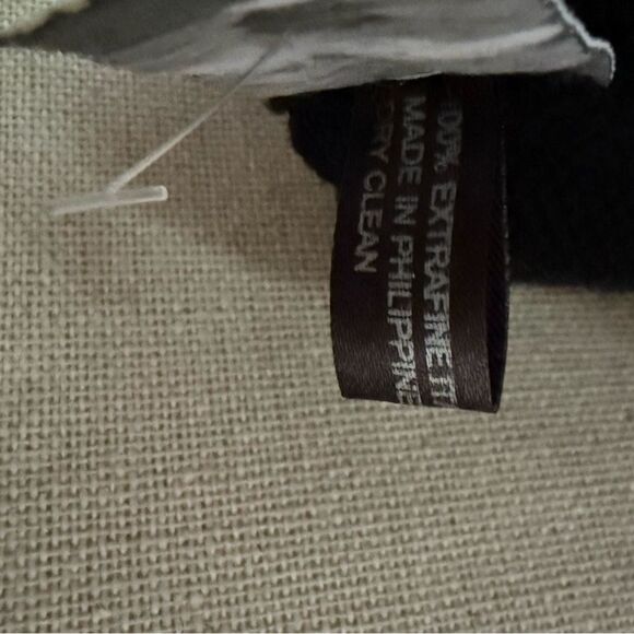 Carolyn Rowan Embroidered Lips, Lipstick & Sunglasses Wool Gloves NWOT - Picture 5 of 6